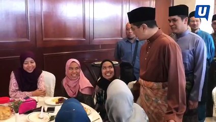 Saya juga pertahankan Anwar pada 1998 - Azmin