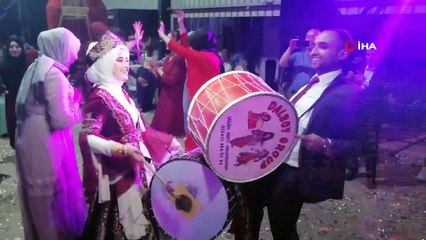 Kına gecesini yapıp sandığa koştu, akşam damat oldu