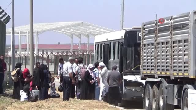 Bayramı ülkelerinde geçiren 6 bin 500 Suriyeli dönüş yaptı