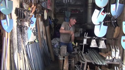 90 Derece Sıcaklığın Altında Demircilerin Zorlu Mesaisi