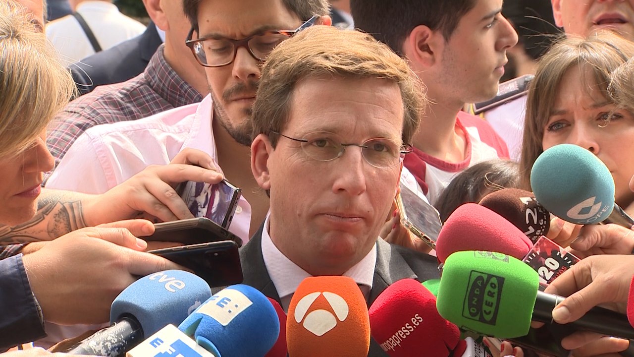 Almeida no ha tenido "noticias de Vox" y les pide no bloquear