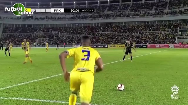 Herold Goulon'un kendi sahasından attığı muhteşem frikik golü