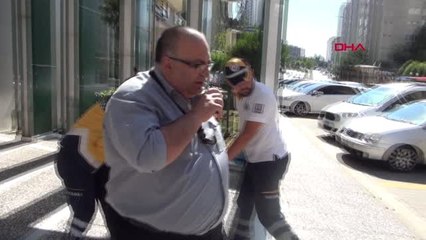 TARTIŞTIĞI ARKADAŞINI BACAĞINDAN BIÇAKLADI