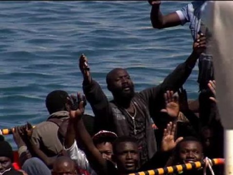 Segundo día de llegada masiva de pateras a las costas de Cádiz