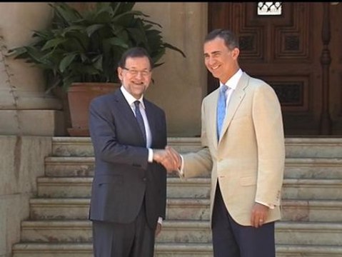 Felipe VI recibe por primera vez a Rajoy en Marivent