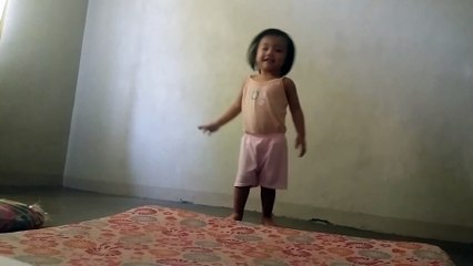 Little Maggie Sing and Dance - we love this little girl!