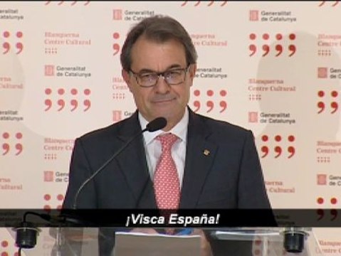 Gritos de Visca España y Mas traidor en la rueda de prensa de Artur Mas en Blanquerna