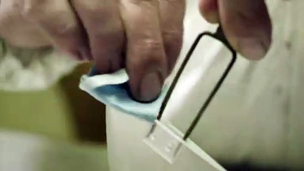 Savoir-faire : les secrets de confection du sac Louis Vuitton par l'artiste Alex Israel