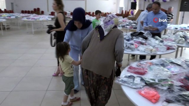 Ormanlı Belediyesi çocuklara 4 bin parça kıyafet dağıttı