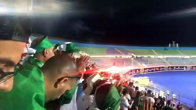 CAN : Les supporters allument des fumigenes