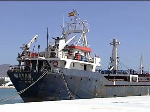 Cinco narcos excarcelados viven en un barco bajo control policial