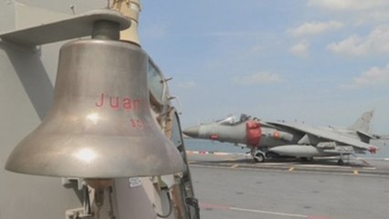 El portaaviones "Juan Carlos I" atraca en el puerto belga de Zeebrugge