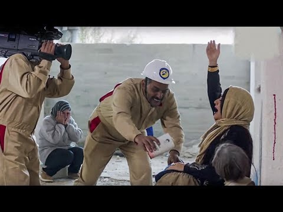 " كونتاك" يستهزئ بضحايا مجزرة الكيماوي وموجة غضب عارمة ضد أمل عرفة - هنا سوريا