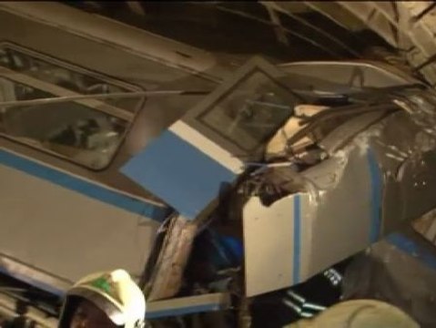 Asciende a 20 el número de fallecidos en el accidente de metro de Moscú