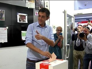 Eduardo Madina vota en Deusto