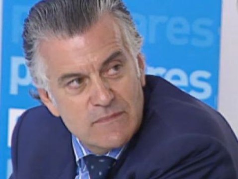 Bárcenas reclama al PP 900.000 euros de 42 salarios tras su despido