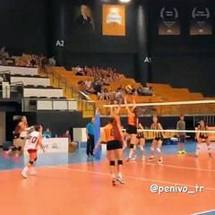 Alanyalı Genç Voleybolcu Dilara Gedikoğlu ABD'ye transfer oldu