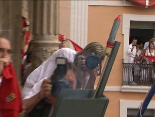Los Sanfermines arrancan con un Chupinazo pasado por agua