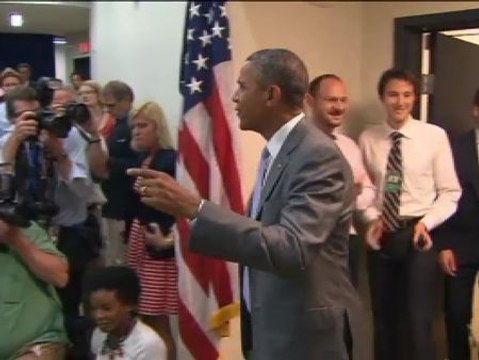 Obama ve por televisión el partido de Estados Unidos contra Bélgica