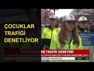 Çocuklar Trafiği Denetledi ve Sürücülere Hediyeler Verdi