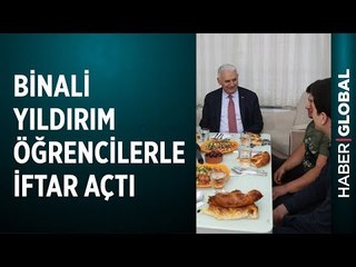 Binali Yıldırım Öğrencilerle İftar Açtı