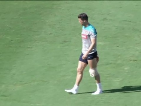 Cristiano abandona el entreno con una bolsa de hielo en la rodilla