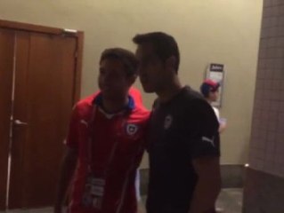 Los chilenos se preparan para el partido ante España