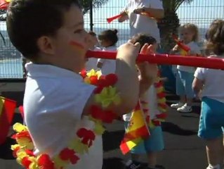 Los aficionados se preparan para animar a la selección en su partido contra Chile