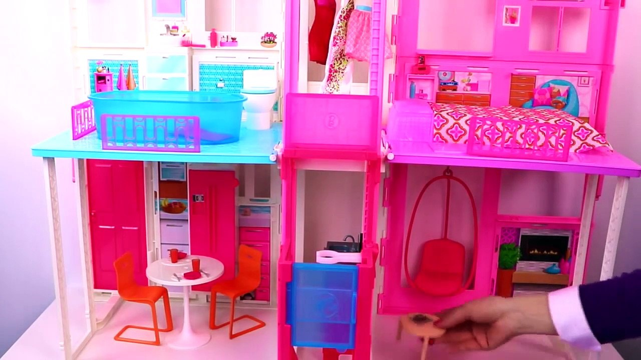 Glam Barbie doll house tour!