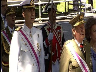 El Rey se despide de los ejércitos