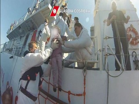 Italia rescata a otros 300 inmigrantes en el Mediterráneo