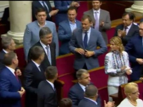 Poroshenko jura como nuevo presidente de Ucrania