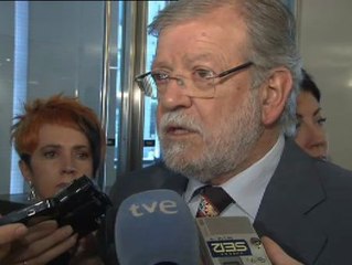 Ibarra critica que el PSOE elija un monarca absoluto y no un secretario general