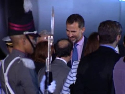 La calle piensa que el Príncipe Felipe está preparado para ser rey, pero no tanto Doña Leticia para ser reina