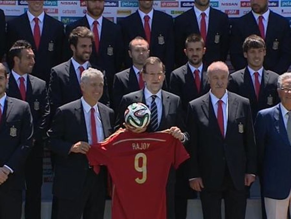 Rajoy transmite a la selección los "mejores deseos" de parte del Rey