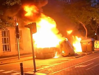 Descargar video: Seis detenidos en Barcelona en los disturbios registrados tras la marcha de apoyo a Can Vies