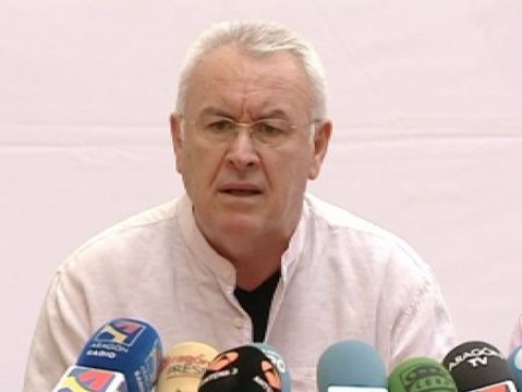 Cayo Lara condena el intento de agresión a Montoro