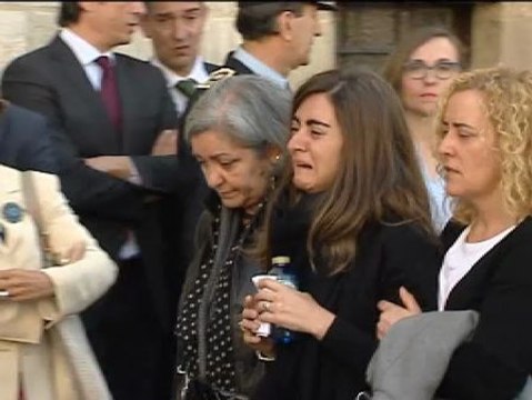 Rajoy y Cospedal acompañan a la familia de Isabel en la capilla ardiente