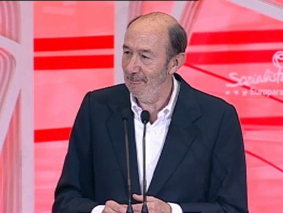 Rubalcaba pide el voto para frenar a la extrema derecha