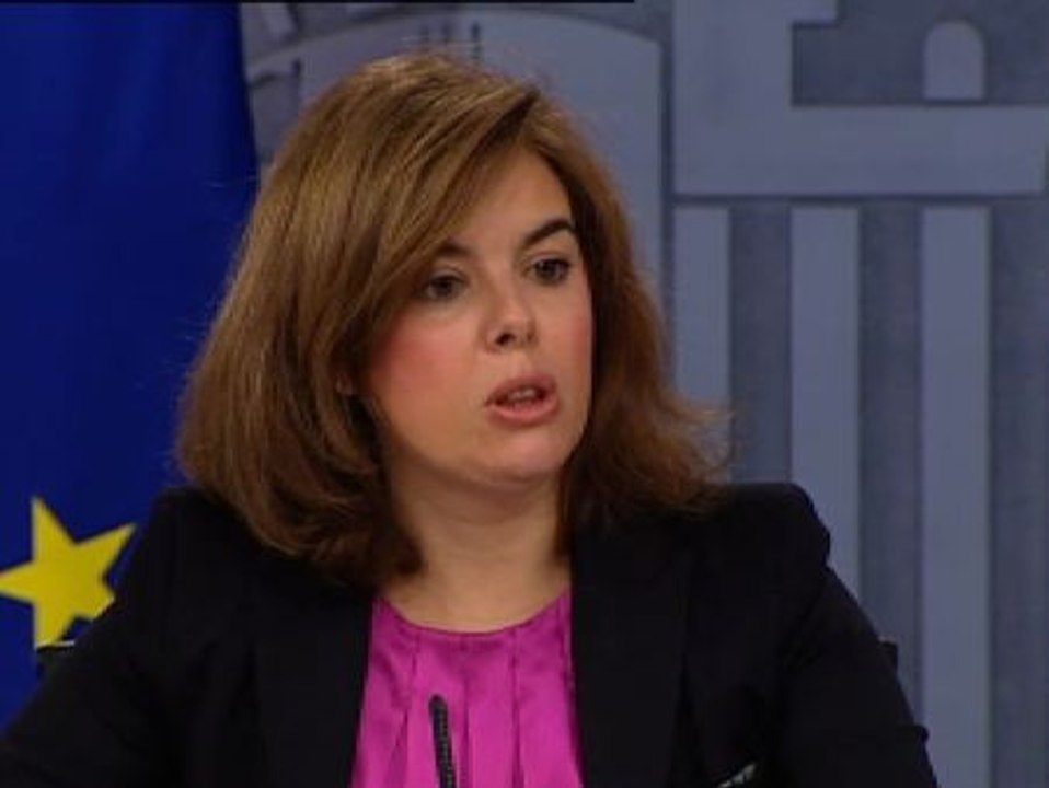 Sáenz de Santamaría: "No podemos cerrar el chiringuito hasta que se produzcan las elecciones"