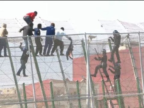 El Gobierno justifica la actuación policial en la valla de Melilla