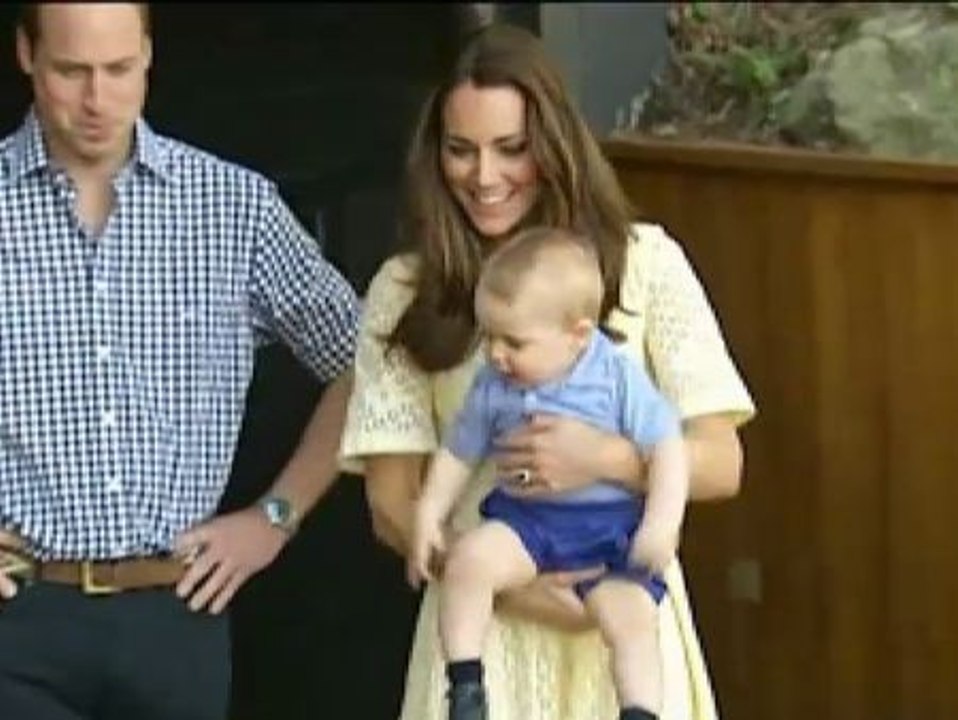 El hijo de los duques de Cambridge visita al conejo de Pascua