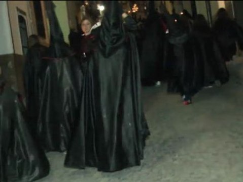 Un coche atropella a una banda de música durante una procesión en Córdoba