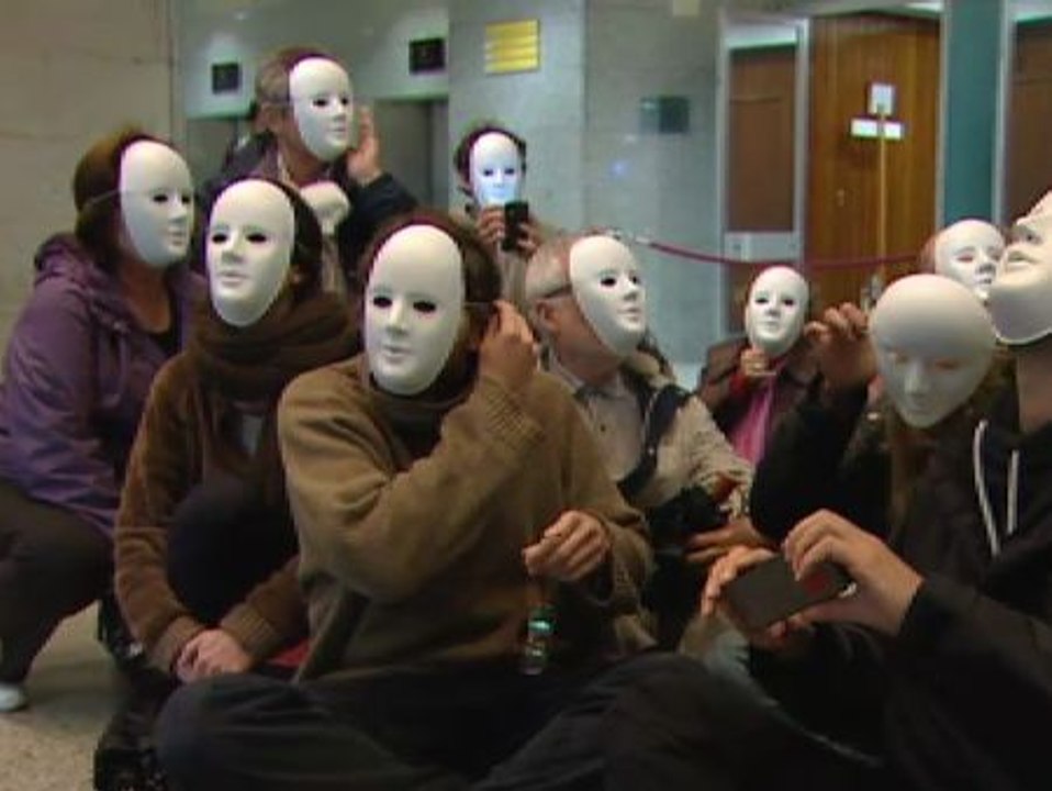 Sentada en el Ministerio de Sanidad contra el decreto que excluye a los sin papeles de nuestro sistema sanitario