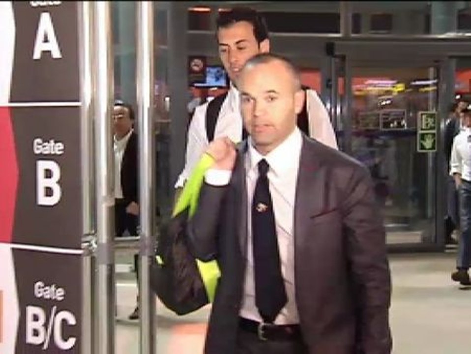 Caras largas en el regreso del Barça a Barcelona