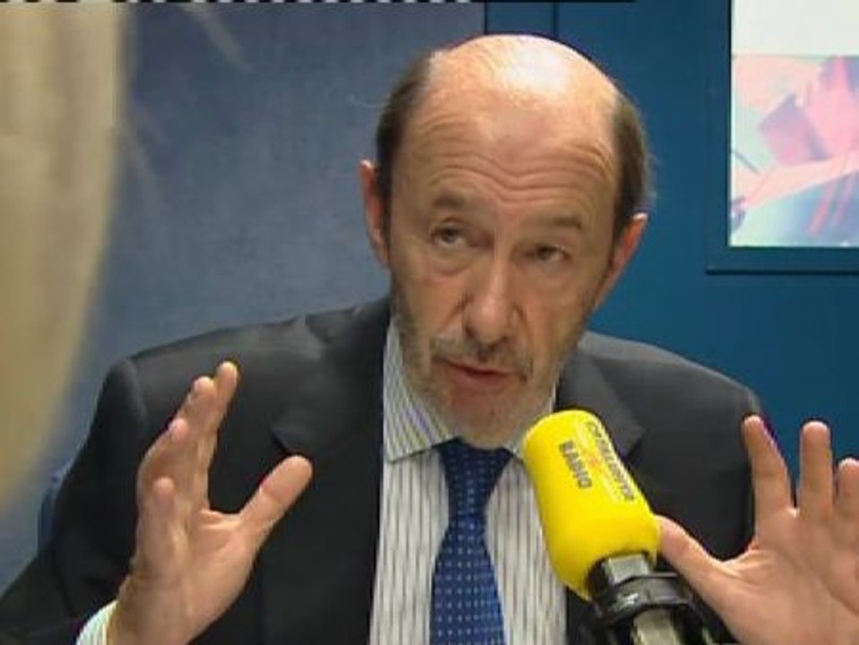 Rubalcaba lamenta el "doping financiero" de las campañas electorales en el PP