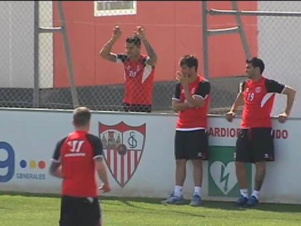 Largas colas en las taquillas del Sánchez Pizjuán