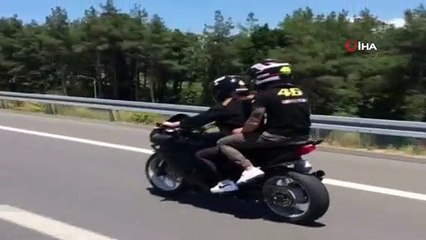 Motosikletli maganda hem kendi canını hemde kız arkadaşının canını hiçe saydı