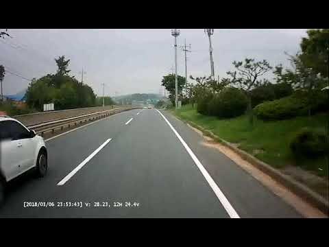 영암 버스사고 영상.. SUV 충돌 후 '휘청휘청하다 전복'