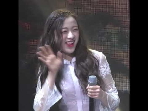 에이프릴 진솔, 나 이에 아무것도 안 꼈어요 헿 (170104 April 3rd mini album 'April Story' Comeback Showcase)